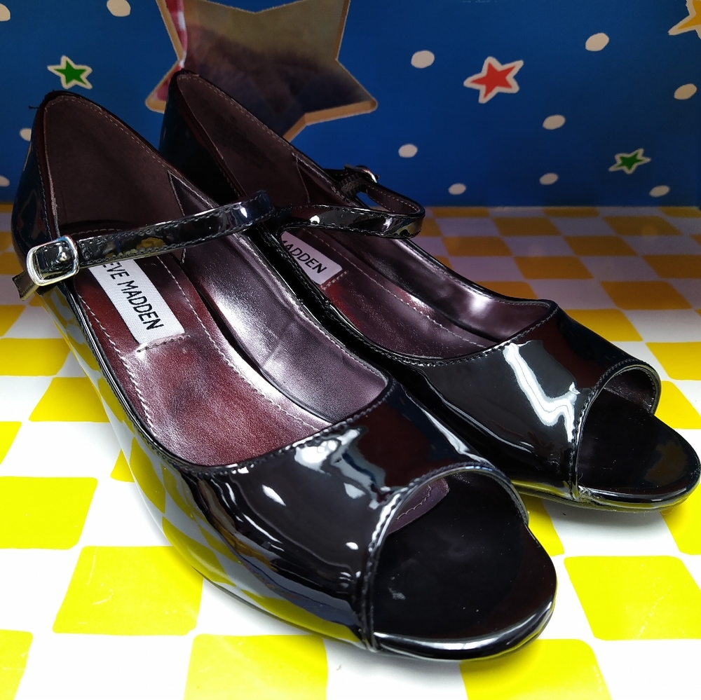 Shoes Steve Madden sizes 2 and 3 black